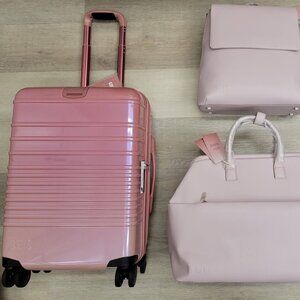 Beis  Carry-On Roller  in Wicked Pink 💚💕💚